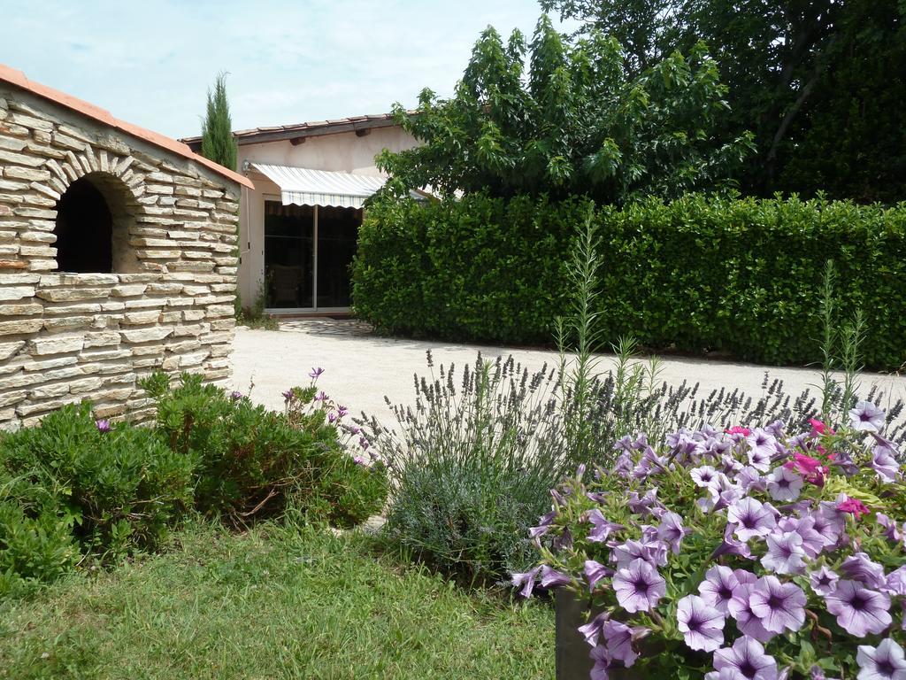 Le Gite De Lolivier En Provence Aramon Exterior photo